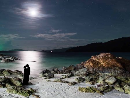 Night Beach Lovers